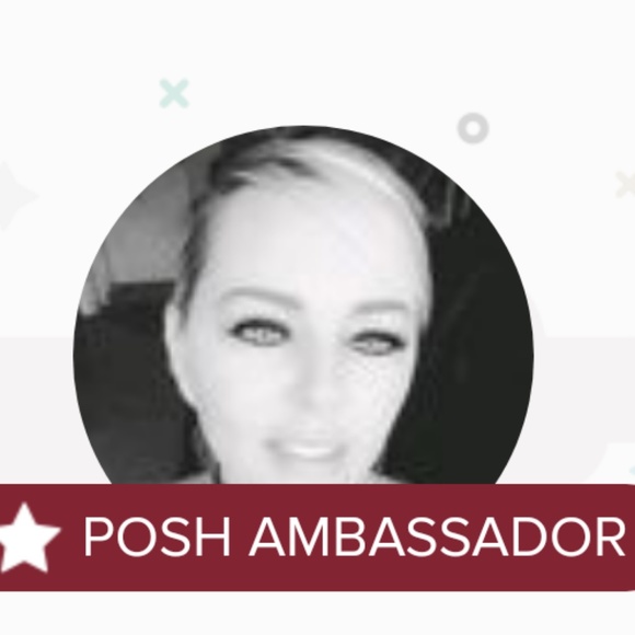 Meet your Posher, Raegan - Picture 2 of 6